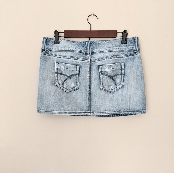 SO Distressed Denim Skirt - Picture 4 of 4